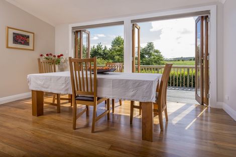 Photo of property in 233 Muriwai Valley Road, Muriwai, Waimauku, 0881