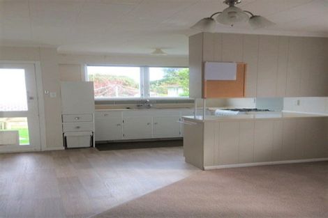 Photo of property in 40 Karaka Crescent, Levin, 5510