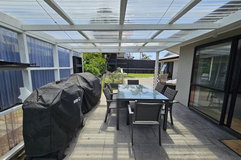 Photo of property in 63 Katerini Grove, Papamoa Beach, Papamoa, 3118
