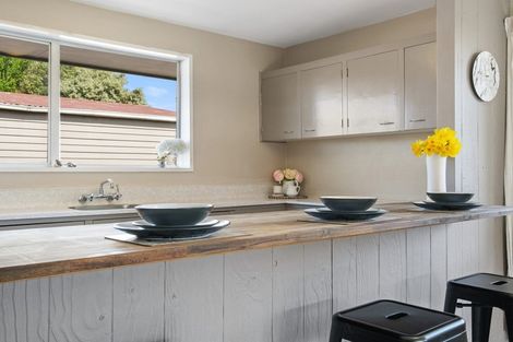 Photo of property in 2/12 Shannon Place, Belfast, Christchurch, 8051