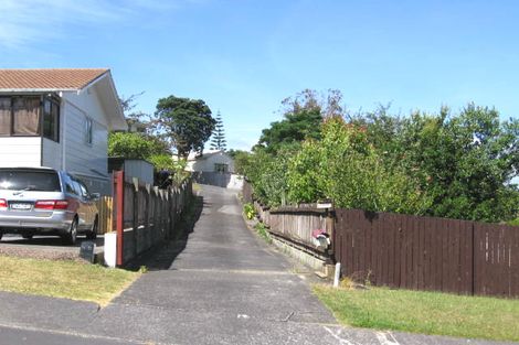 Photo of property in 1/3 Kama Place, Sunnynook, Auckland, 0620