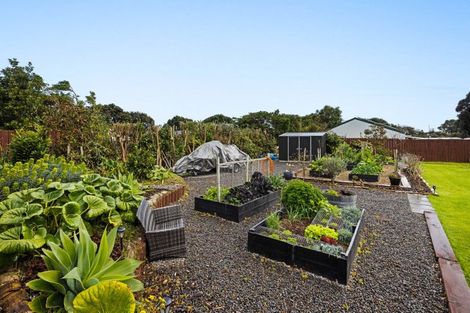 Photo of property in 11 Pohutukawa Drive, Opunake, 4616