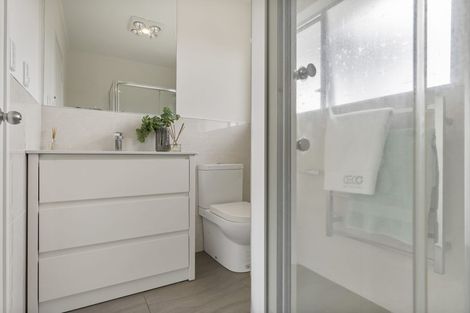 Photo of property in 1/65 Girrahween Drive, Totara Vale, Auckland, 0629