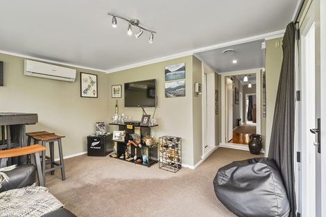 Photo of property in 6 Vectis Road, Hillcrest, Hamilton, 3216