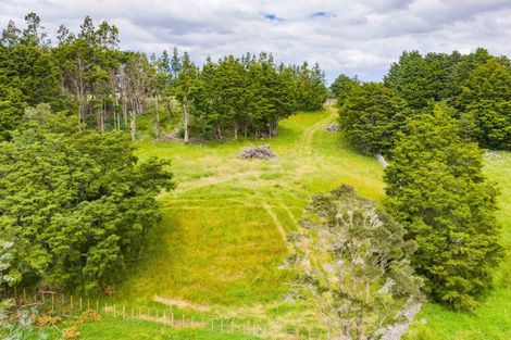 Photo of property in 18 Omana Road, Maungakaramea, 0178