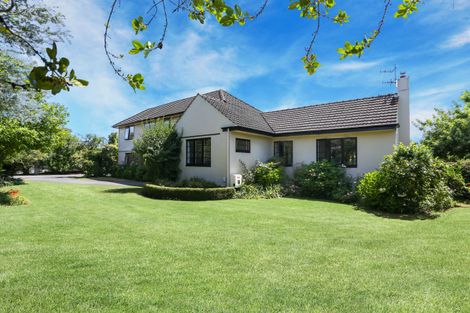 Photo of property in 16 Middle Road, Havelock North, 4130