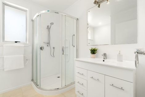 Photo of property in 11a Lomas Place, Manurewa, Auckland, 2102