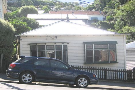 Photo of property in 50 Todman Street, Brooklyn, Wellington, 6021