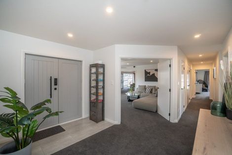 Photo of property in 10 Atlantic Drive, Fitzherbert, Palmerston North, 4410