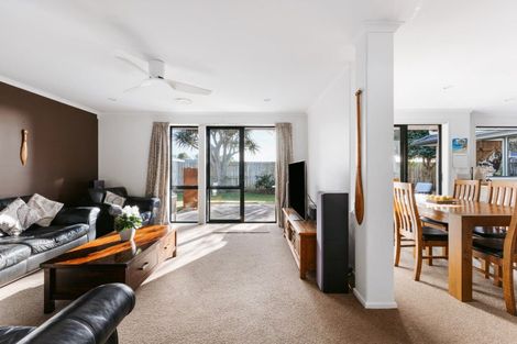 Photo of property in 9 Beachmere Place, Papamoa Beach, Papamoa, 3118