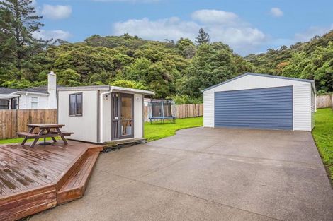 Photo of property in 123 Wellington Road, Wainuiomata, Lower Hutt, 5014