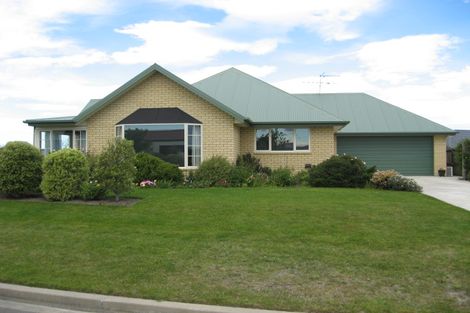Photo of property in 3 Clifford Place, Amberley, 7410