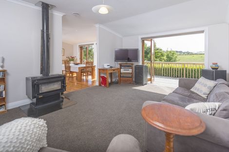 Photo of property in 233 Muriwai Valley Road, Muriwai, Waimauku, 0881