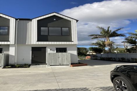 Photo of property in 1/66 Swanson Road, Henderson, Auckland, 0610