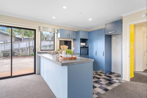 Photo of property in 3a Marchant Place, Westown, New Plymouth, 4310