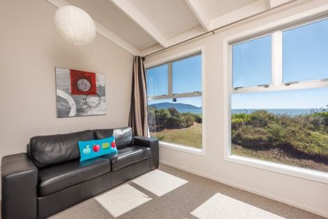 Photo of property in 91 Field Way, Waikanae Beach, Waikanae, 5036