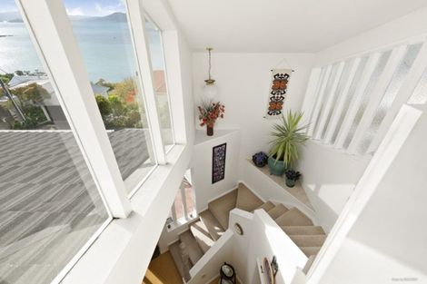 Photo of property in 16 Tai Paku Paku Road, Karaka Bays, Wellington, 6022