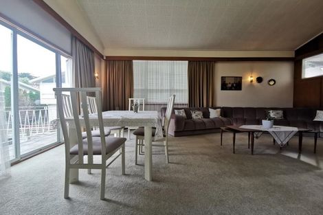 Photo of property in 5 Cherry Grove, Strathmore Park, Wellington, 6022