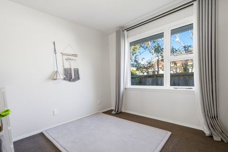 Photo of property in 33 Fovant Street, Russley, Christchurch, 8042