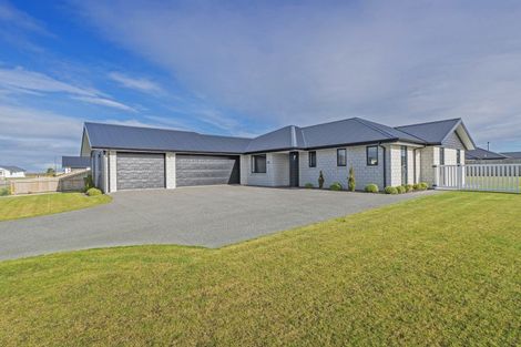 Photo of property in 10 Merino Crescent, Kirwee, 7571