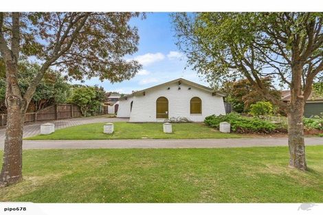 Photo of property in 28 Montclare Avenue, Ilam, Christchurch, 8041