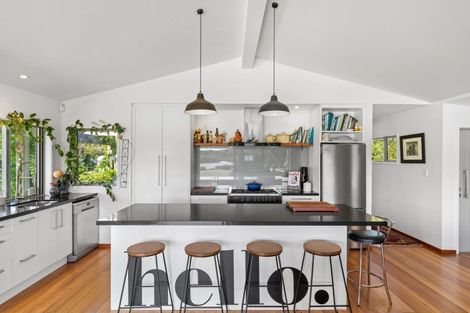 Photo of property in 32 Thelma Road, Mangawhai Heads, Mangawhai, 0505