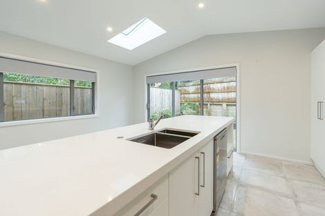 Photo of property in 5a Woodstock Place, Hokowhitu, Palmerston North, 4410