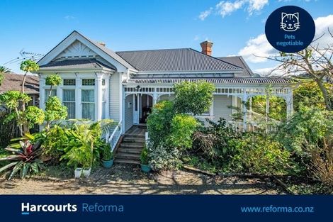 Photo of property in 140 Coronation Road, Mangere Bridge, Auckland, 2022