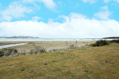 Photo of property in 491 Waikawa-curio Bay Road, Curio Bay, Tokanui, 9884
