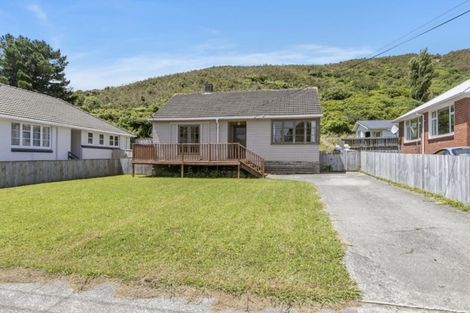 Photo of property in 196 Waddington Drive, Naenae, Lower Hutt, 5011