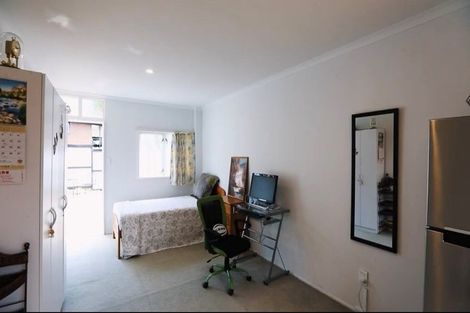 Photo of property in 1/24 Curacao Place, Half Moon Bay, Auckland, 2012