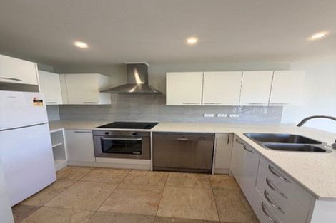 Photo of property in 28 Baulcomb Parade, Windsor Park, Auckland, 0632