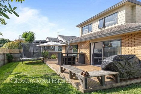 Photo of property in 18b Vardon Road, Green Bay, Auckland, 0604