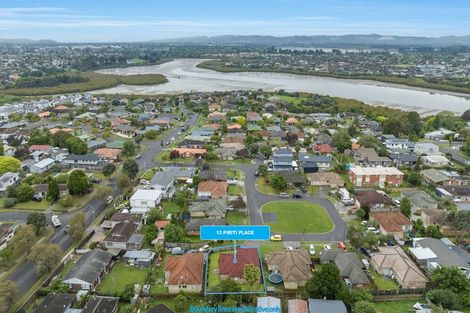 Photo of property in 13 Piriti Place, Weymouth, Auckland, 2103