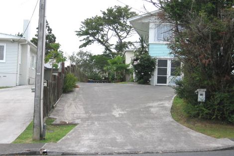 Photo of property in 1/76 Sunnynook Road, Sunnynook, Auckland, 0620