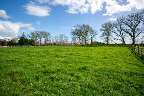 Photo of property in 374 Victoria Road, Pukemoremore, 3493