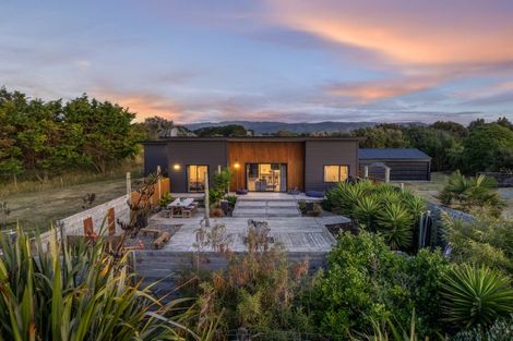 Photo of property in 7 Strathnaver Drive, Waikawa Beach, Manakau, 5573