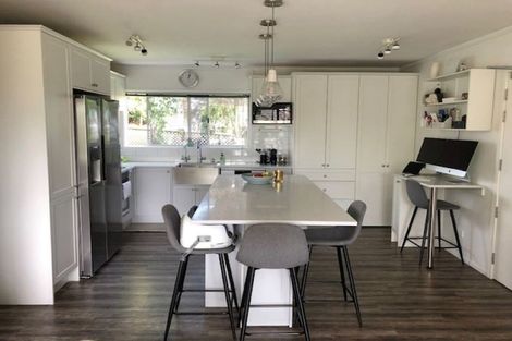 Photo of property in 1/34 Uxbridge Road, Mellons Bay, Auckland, 2014