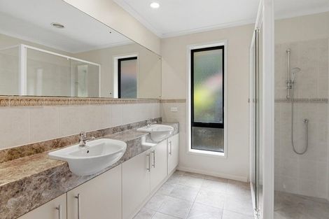 Photo of property in 17 Terry Smyth Drive, Kumeu, 0892