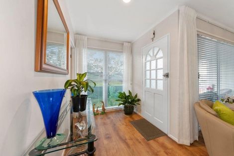 Photo of property in 100 Lantana Road, Green Bay, Auckland, 0604