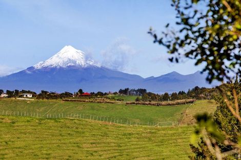 Photo of property in 150 Ackworth Road, Lepperton, New Plymouth, 4373