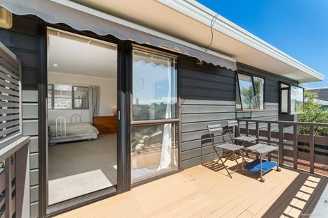 Photo of property in 2/39 Browns Bay Road, Browns Bay, Auckland, 0630