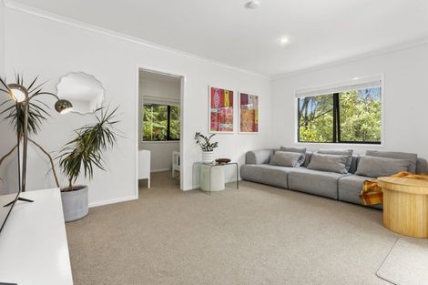 Photo of property in 228 Mountain Road, Henderson Valley, Auckland, 0612