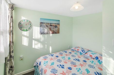 Photo of property in 2 Hennessy Street East, Foxton Beach, Foxton, 4815