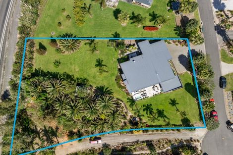 Photo of property in 14 Titoki Lane, Whangamata, 3691