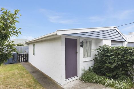 Photo of property in 18 Camelia Place, Islington, Christchurch, 8042