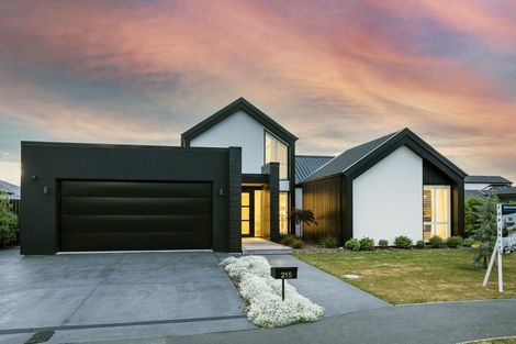 Photo of property in 215 Cavendish Road, Casebrook, Christchurch, 8051