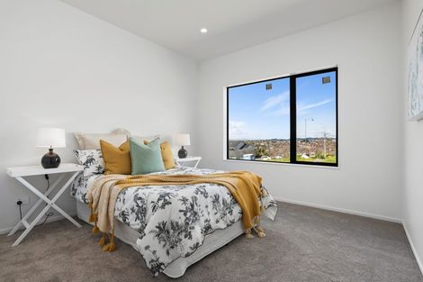 Photo of property in 85b Lake Panorama Drive, Henderson Valley, Auckland, 0614