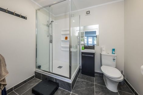 Photo of property in 32 Beach Road, Pahurehure, Papakura, 2113