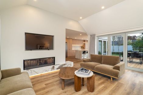 Photo of property in 92a Jeffreys Road, Fendalton, Christchurch, 8052